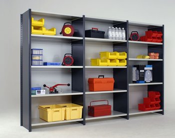 Staanders gesloten RAL kleur - legbordstellingen