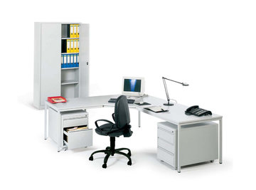 Kantoor stoelen en tafels