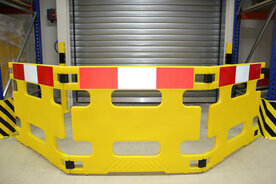 Kunststof afzethek 3-delig 20006/afmetingen 3000x800 mm(bxh)/dikte 30 mm/met rood-witte reflecterende markering