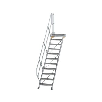 Aluminium vaste trap met platform 45&deg;  - loodrechte hoogte 2.290 mm/aantal treden 11/breedte treden 600 mm/treden en platform gemaakt van gegolfd aluminium R 9