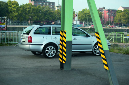 Stootrand om op te steken cirkel 40/40/8/ter bescherming van profielen/lengte 1 meter/polyurethaan/geel-zwart/voor binnen- en buitenbereik