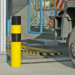 Black Bull stalen rampaal type 3XL voor montage in beton/hoogte 1600mm/diameter 323 mm/geel-zwart