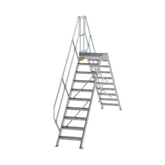 Aluminium brugtrap 45&deg;  - totale hoogte 3.235 mm/hoogte onder platform 1.960 mm/aantal treden 2x10/breedte treden 600 mm/treden en platform gemaakt van gegolfd aluminium R 9