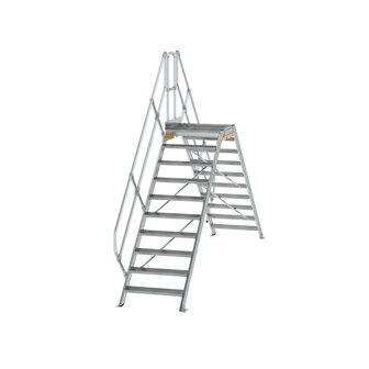 Aluminium brugtrap 45&deg;  - totale hoogte 3.235 mm/hoogte onder platform 1.960 mm/aantal treden 2x10/breedte treden 800 mm/treden en platform gemaakt van gegolfd aluminium R 9