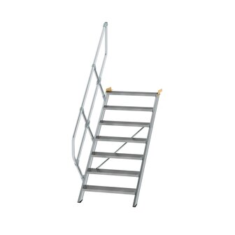 Aluminium vaste trap 45&deg; - loodrechte hoogte 1.460 mm/aantal treden 7/breedte treden 800 mm/treden gemaakt van gegolfd aluminium R 9