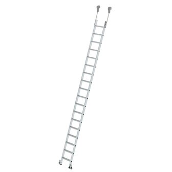 Verrijdbare aluminium stellingladder - buitenbreedte 420 mm/ladder lengte 4.69 m/verticale ophanghoogte 4.74 m/aantal treden 18