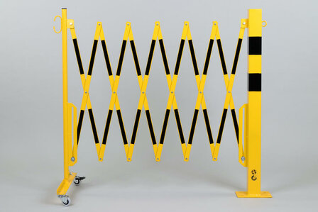 Schaarhek met afzetpaal 70-105 van staal/hoogte 1050 mm/kokerbuis 70x70 mm/geel-zwart met aan beide zijden reflecterende gevarenmarkering/lengte uittrekbaar tot 3600 mm