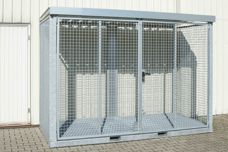 Gasflessen-container type GFC-E/G M4 verzinkt - ca. 3135x1570x2260 mm (lxbxh)/max. 78 gasflessen &Oslash; 230 mm/met roosterbodem (draagkracht 1000 kg/m&sup2;)/afsluitbare vleugeldeur