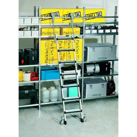 Verrijdbare stellingladder type Saferstep Trec LH - buitenbreedte ladder 420 mm/ maximale loodrechte inhanghoogte van 2,17 tot 2,67 m/aantal treden 8