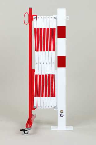 Schaarhek met afzetpaal 70-95 van staal/hoogte 1050 mm/kokerbuis 70x70 mm/rood-wit met aan beide zijden reflecterende gevarenmarkering/lengte uittrekbaar tot 3600 mm