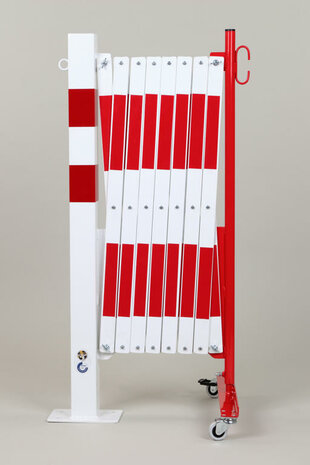Schaarhek met afzetpaal 70-100 van staal/hoogte 1050 mm/kokerbuis 70x70 mm/rood-wit met aan beide zijden reflecterende gevarenmarkering/lengte uittrekbaar tot 4000 mm