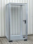 Gasflessen-container type GFC-E M0 verzinkt - ca. 1085x1140x2170 mm (lxbxh)/max. 16 gasflessen Ø 230 mm/met traanplaatbodem (draagkracht 1000 kg/m²)/afsluitbare vleugeldeur